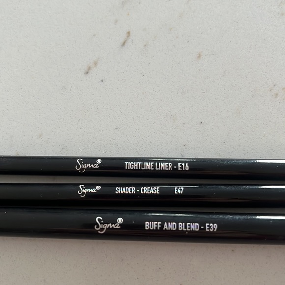 Sigma eye brush - Picture 2 of 3